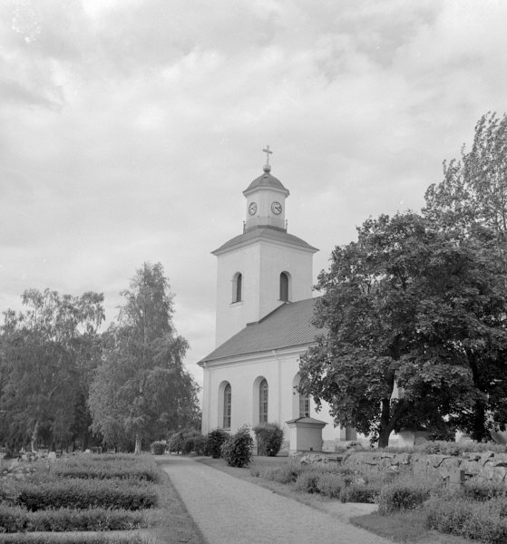 Bergsjö kyrka från sydöst