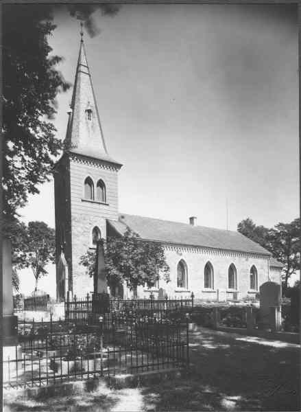 Västra Strö kyrka mot sydväst