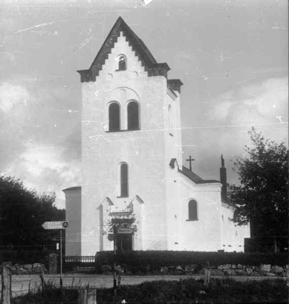 Svensköps kyrka mot väster