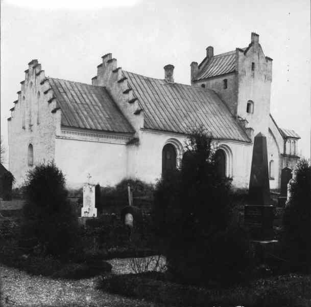 Stora Råby kyrka mot nordöst