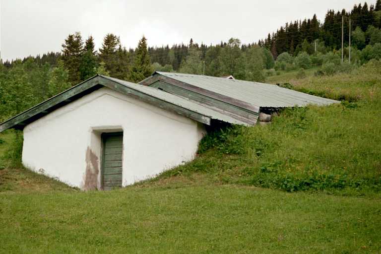 Jordkällare från söder.