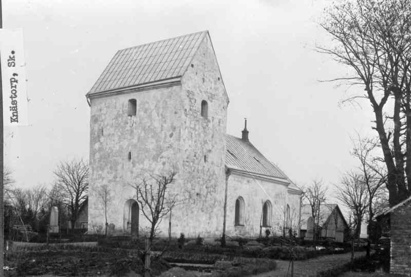 Knästorps kyrka mot sydväst