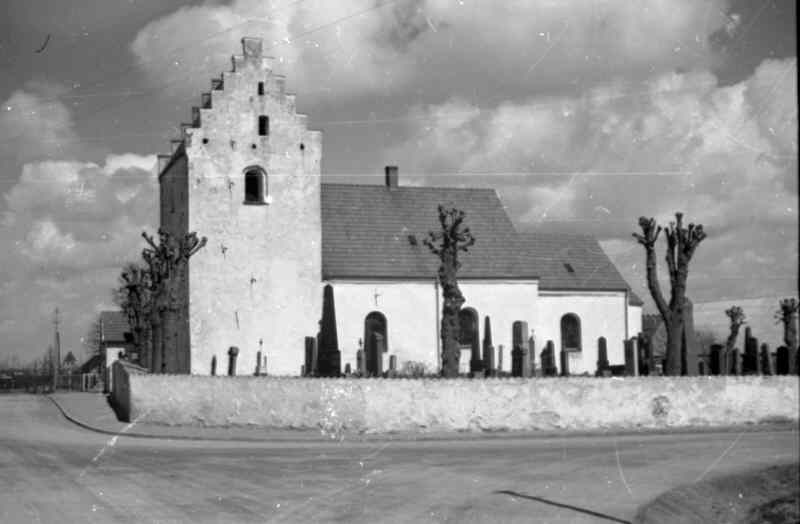 Mölleberga kyrka mot söder