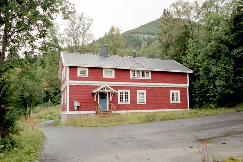 Byggnaden från sydost.