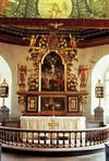 Altaruppsatsen är utförd av Marcus Jäger d.ä. 1696, korsfästelsemålningen av Johan Hammer vid samma tid och nattvardsscenen av Christian von Schönfeldt 1734. Dåtidens främsta konsthantverkare i samverkan.