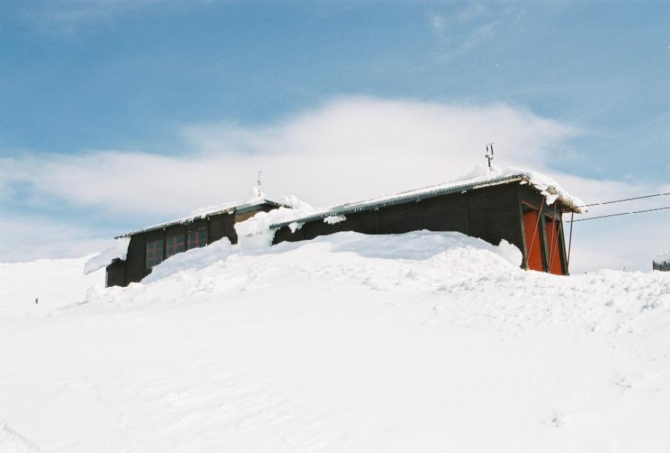 Byggnaden från väst.