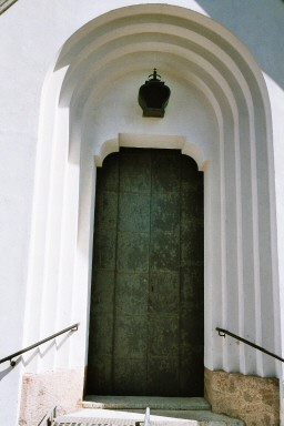 Skånings-Åsaka kyrka, västportal. Neg.nr 04/218:21.jpg