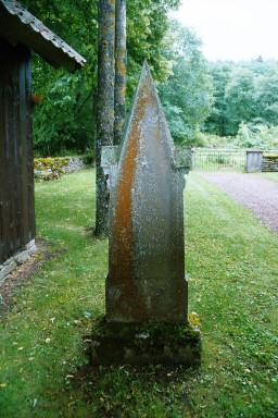 Öglunda kyrkogård, gravsten. Neg.nr 04/231:10.jpg.