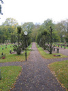 Västra Eds nya kyrkogård, huvudgången.