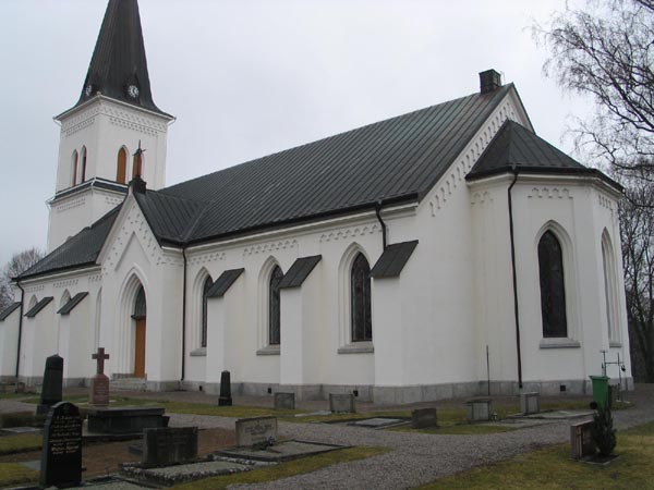 Kyrkan mot nordväst.