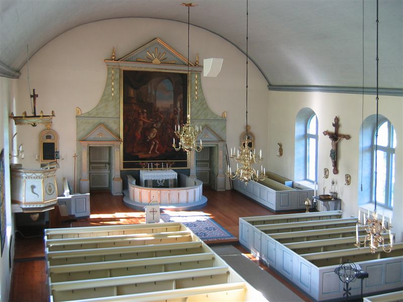 Bellö kyrka, långhus och kor med altartavla av P. M. Kindgren.