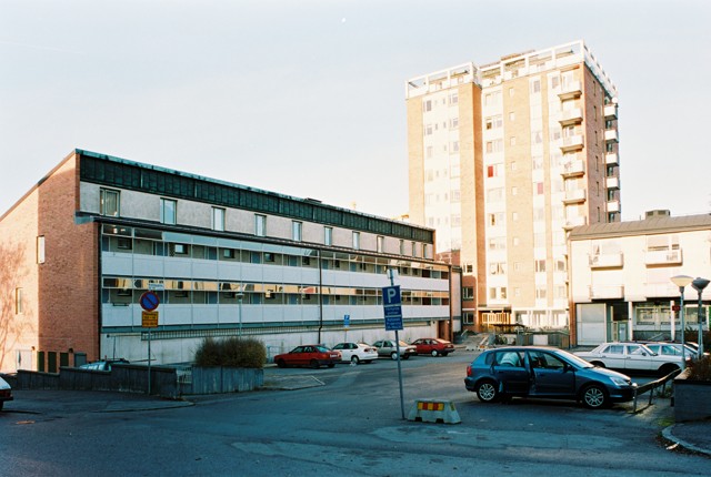 Ormängen 4 husnr 10,12, 9 från Söder











