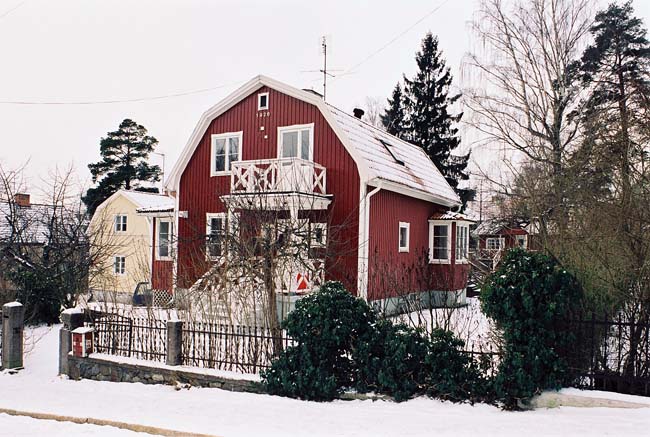 Värmlänningarne 10, hus 1,  fr nordost
