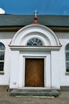 Jung kyrkas södra vapenhus med ursprunglig mittport. Neg.nr. 04/132:15. JPG.