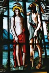 Detalj av glasmålning i Long kyrkas östfönster. Neg.nr. 04/147:09. JPG.