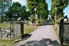 Södra ingången till Kvänums kyrkogård. Neg.nr. 04/137:06. JPG. 