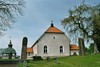 Exteriör av Laske-Vedums kyrka från öster, medeltida gavel synlig i nuvarande. Neg.nr. 04/119:08. JPG. 