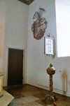 Dopfunt och nummertavla i Grevbäcks kyrka. Neg.nr. 03/250:19. JPG.