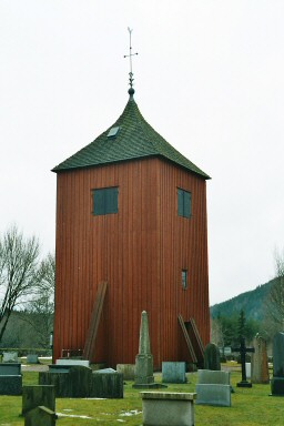 Klockstapel vid Norra Hestra kyrka. Neg.nr. B963_048:16. JPG. 