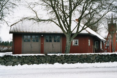 Ekonomibyggnad på Bottnaryds kyrkogård. Neg.nr. B963_061:04. JPG. 