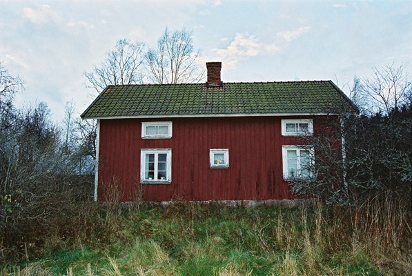 Mangårdsbyggnaden på Sörgården i Timmervik från baksidan.