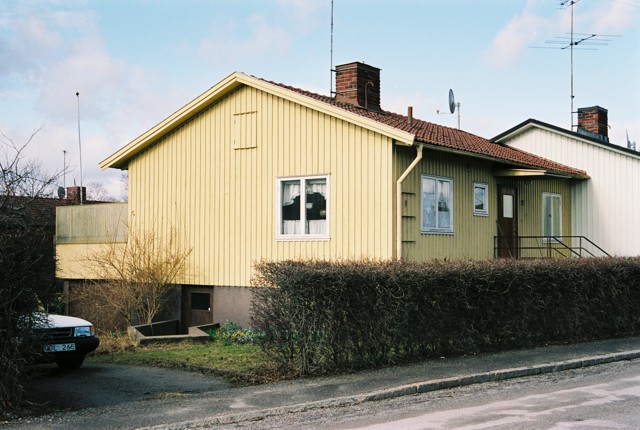 Broschen 13 hus nr. 1 från öster


