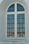 Blyinfattat fönster på Bälinge kyrkas norra långsida. Neg.nr. B961_065:03. JPG. 
