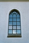 Långhusfönster i Ekby kyrka. Neg.nr 04/236:03.jpg