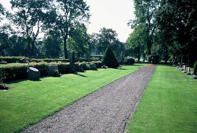 Västra Ämterviks kyrkogård.