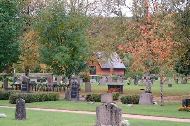 Norra Ny kyrka, kyrkogården.