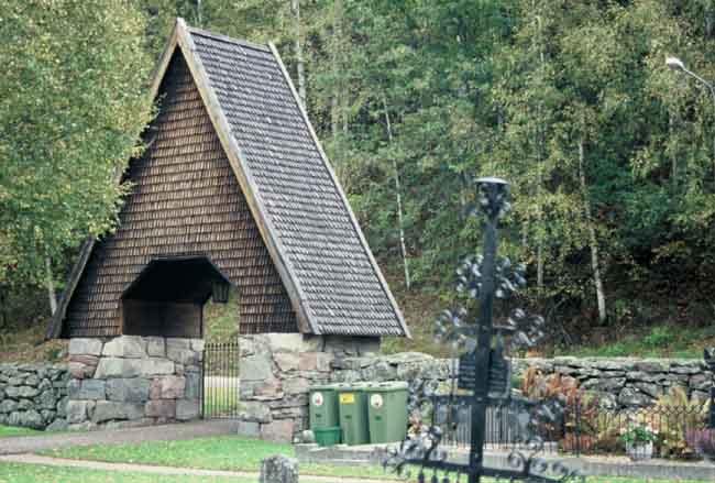 Norra Ny kyrka, stiglucka i kyrkomurens östra del.