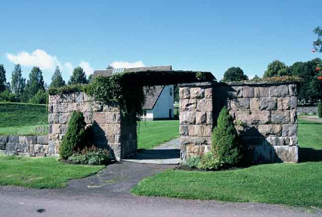 Siris kapell, Fryksände kyrkas kyrkogård, vy mot kapellet från no. 