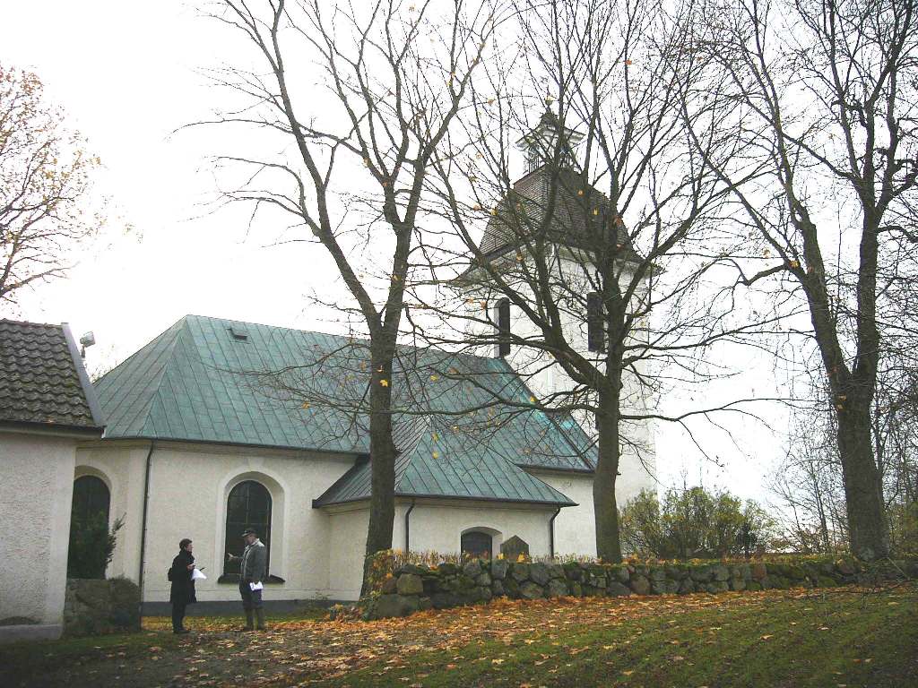 Herrberga kyrka från nordöst.