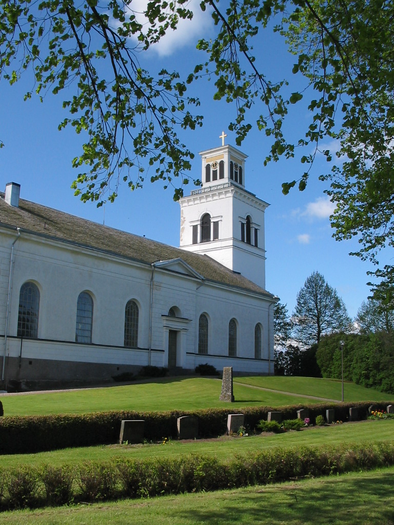 Mogata kyrka, norra sidan.