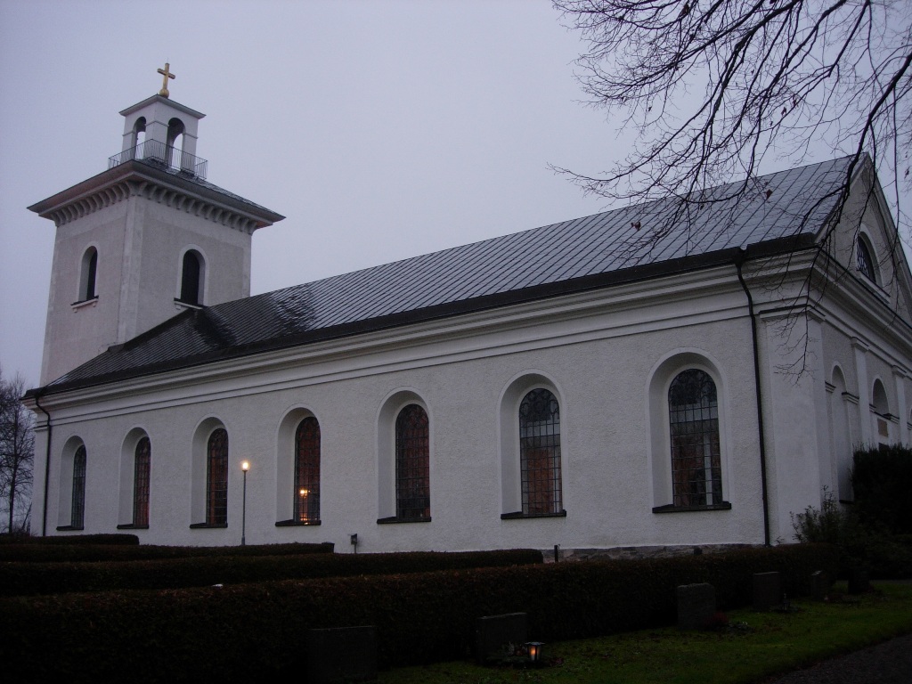 Västra Husby kyrka från söder.