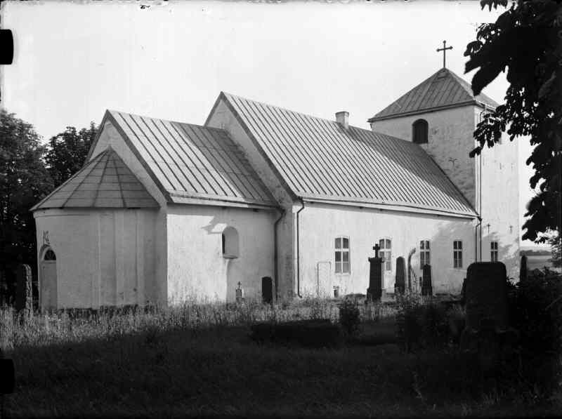 Fulltofta kyrka från nordöst	
	




	
	


	
	
