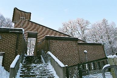 Aspenkyrkan från norr.