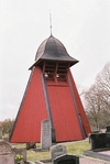 Klockstapeln vid Stora Lundby kyrka, från SÖ.