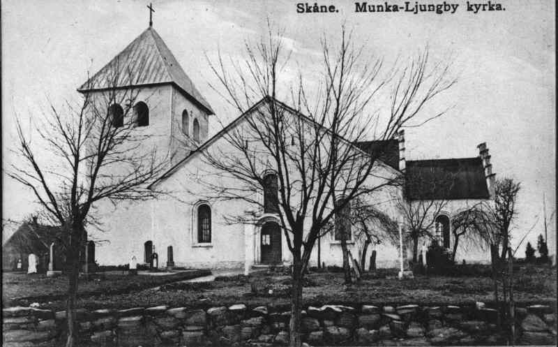 Munka-Ljungby kyrka från söder



