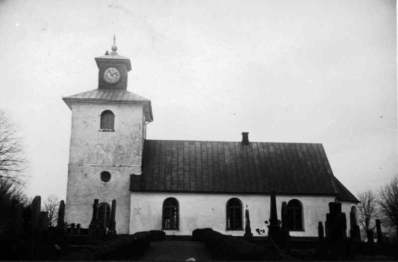 Starby kyrka från söder