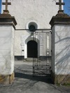 Kimstads kyrka, kyrkogårdens västra ingång.