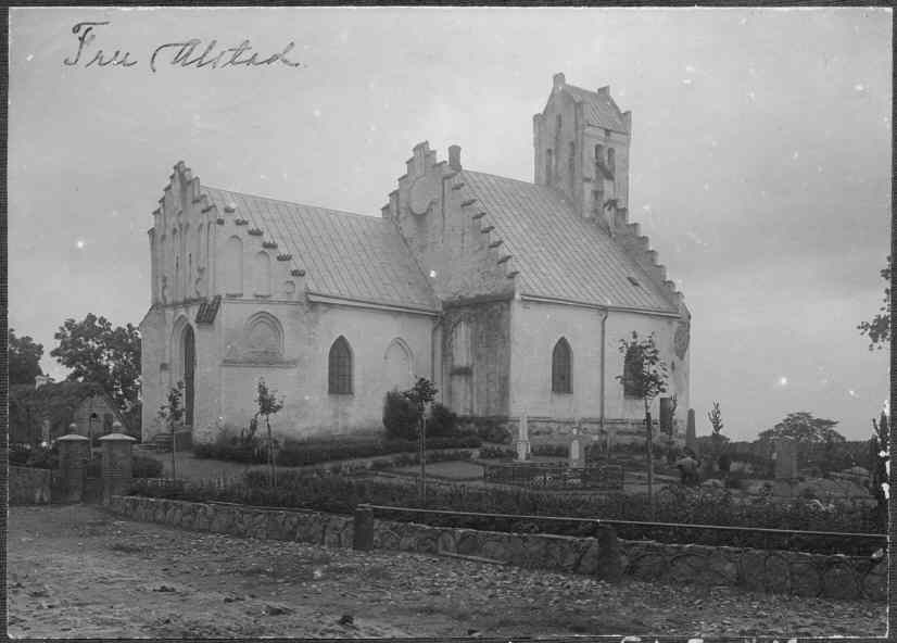 Fru Alstads kyrka mot nordöst