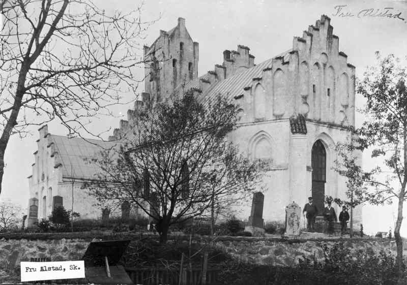 Fru Alstads kyrka mot sydöst