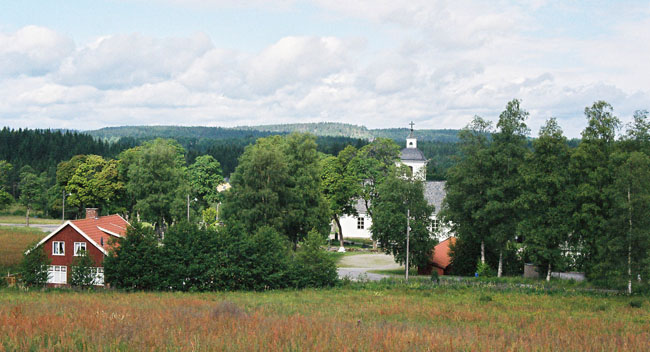 Håbols kyrka från öster. 