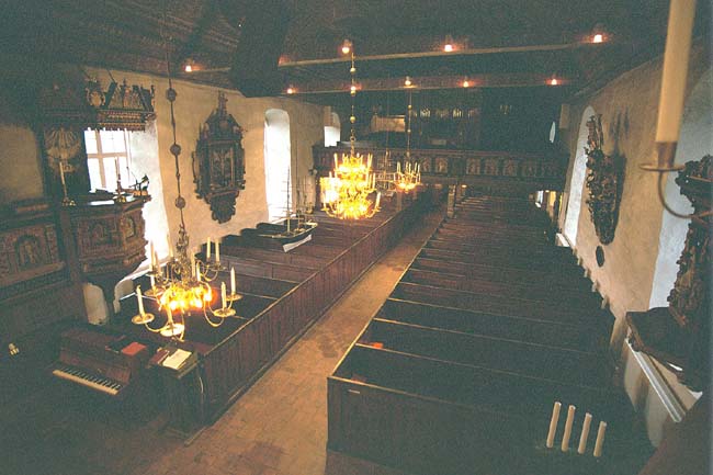 Kyrkorummet sett från kaptensläktaren i öster.