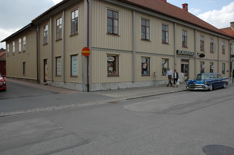 Grevehuset; huvudbyggnadens fasad mot torget, till vänster i bild "längans" fasad mot Kylandergatan.