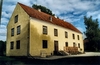 Sanda Prästgård. Huvudbyggnaden med anor från 1200-talet.
Ur: Prästgårdsinventeringen 1997-1998