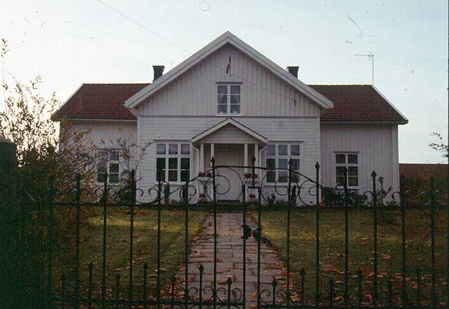 Tingshuset i Tångelanda. Frontfasad.