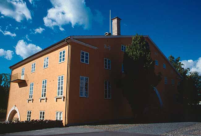 Tingshuset, frontfasad över hörn.