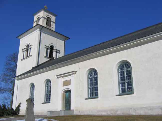 Vintrosa kyrka, torn och del av västra fasaden